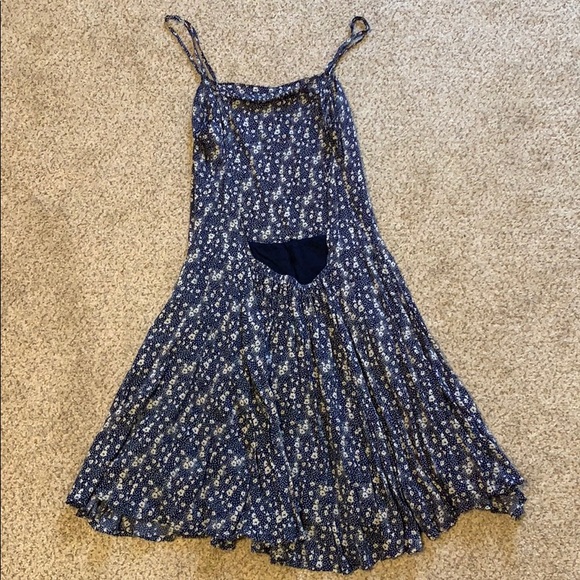 Blue Floral Backless Dress - Picture 4 of 6